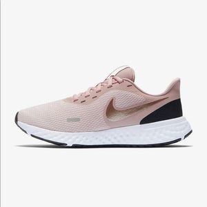 Nike Revolution 5 Running Shoes